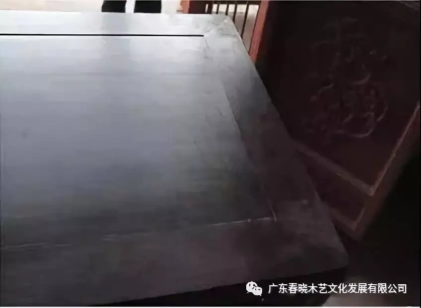 老紅木家具的修復(fù)過程，一經(jīng)修復(fù)煥然一新(圖17)